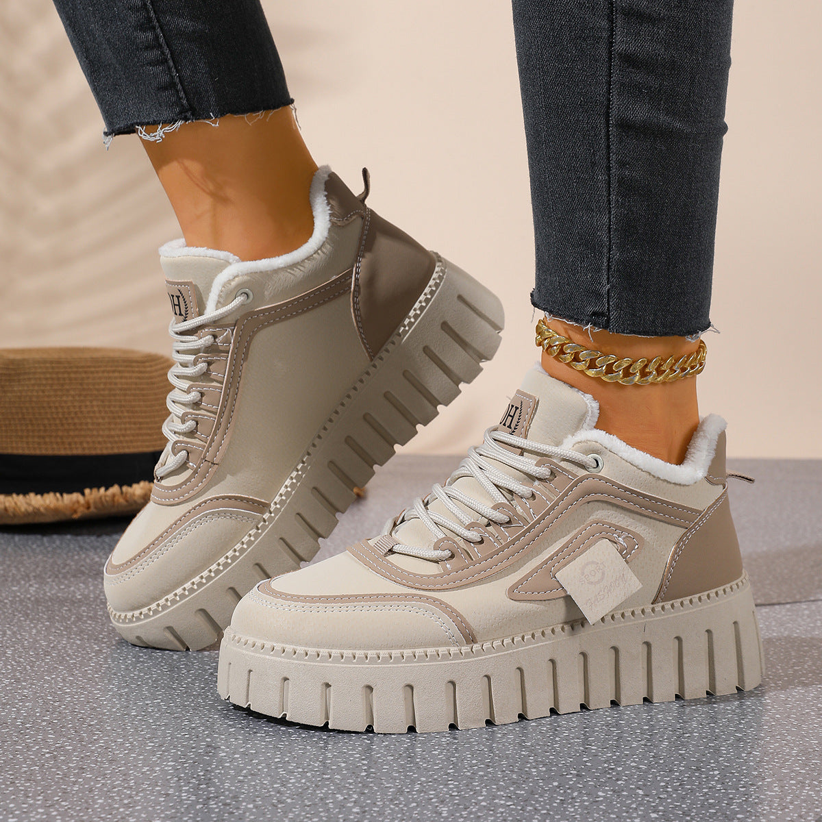 Versatile Casual Sports Sneakers With Thick Soles