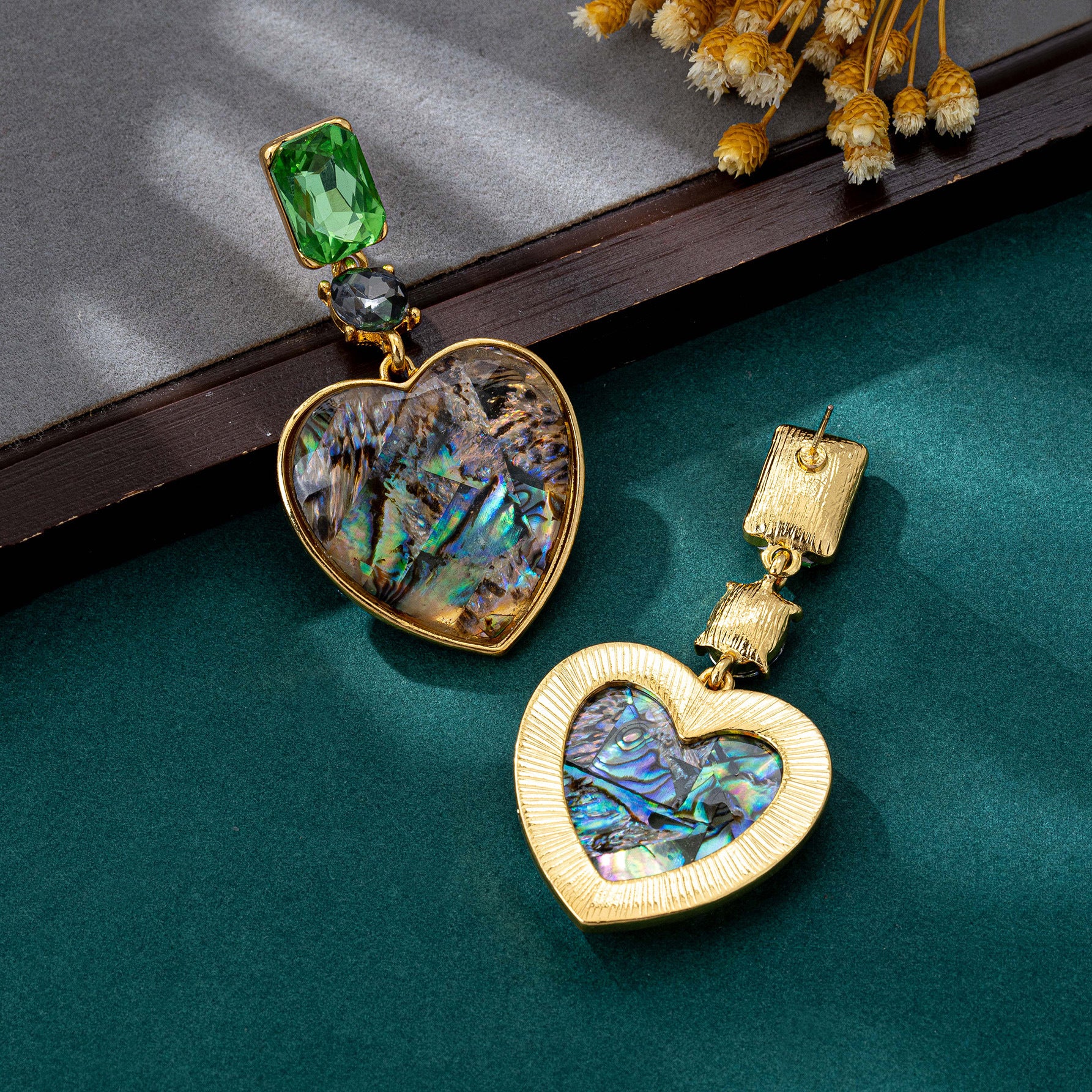 Fashionable Retro Heart Earrings For Women