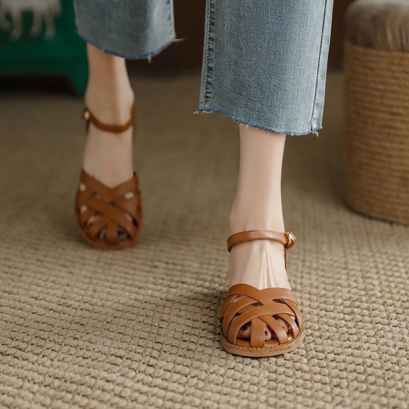 Female Flat Simplicity Word Strap Closed Toe Sandals