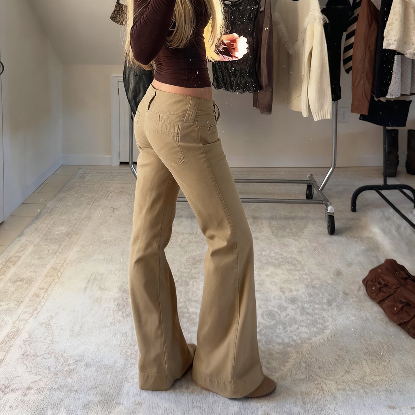 Fashionable Low-rise, Figure-flattering, Spicy-girl-style Flared Trousers