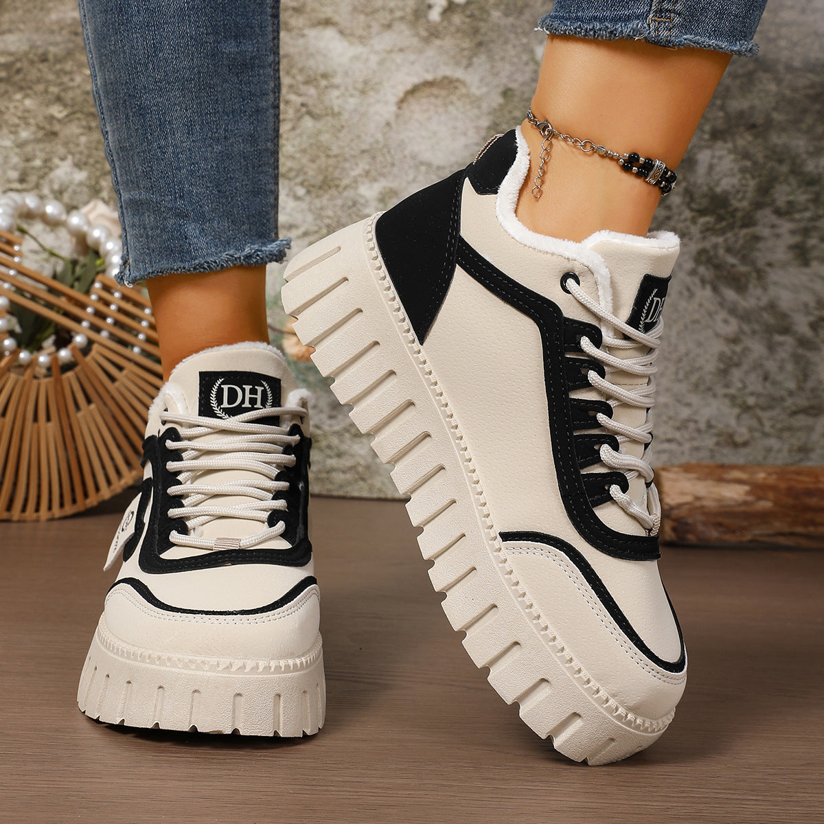 Versatile Casual Sports Sneakers With Thick Soles
