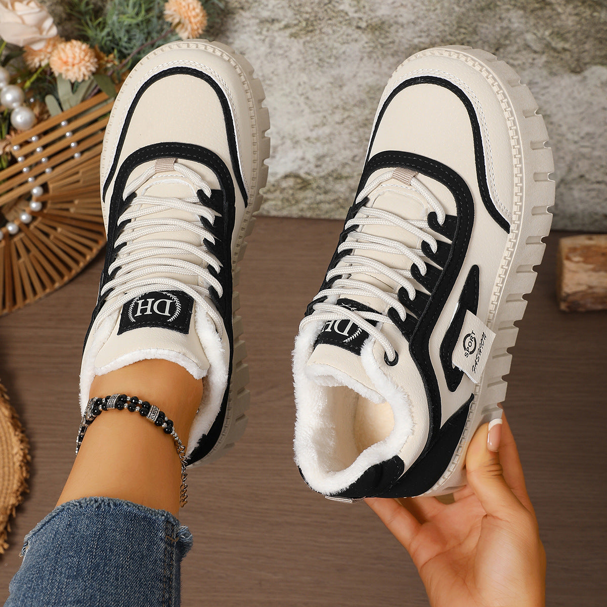 Versatile Casual Sports Sneakers With Thick Soles