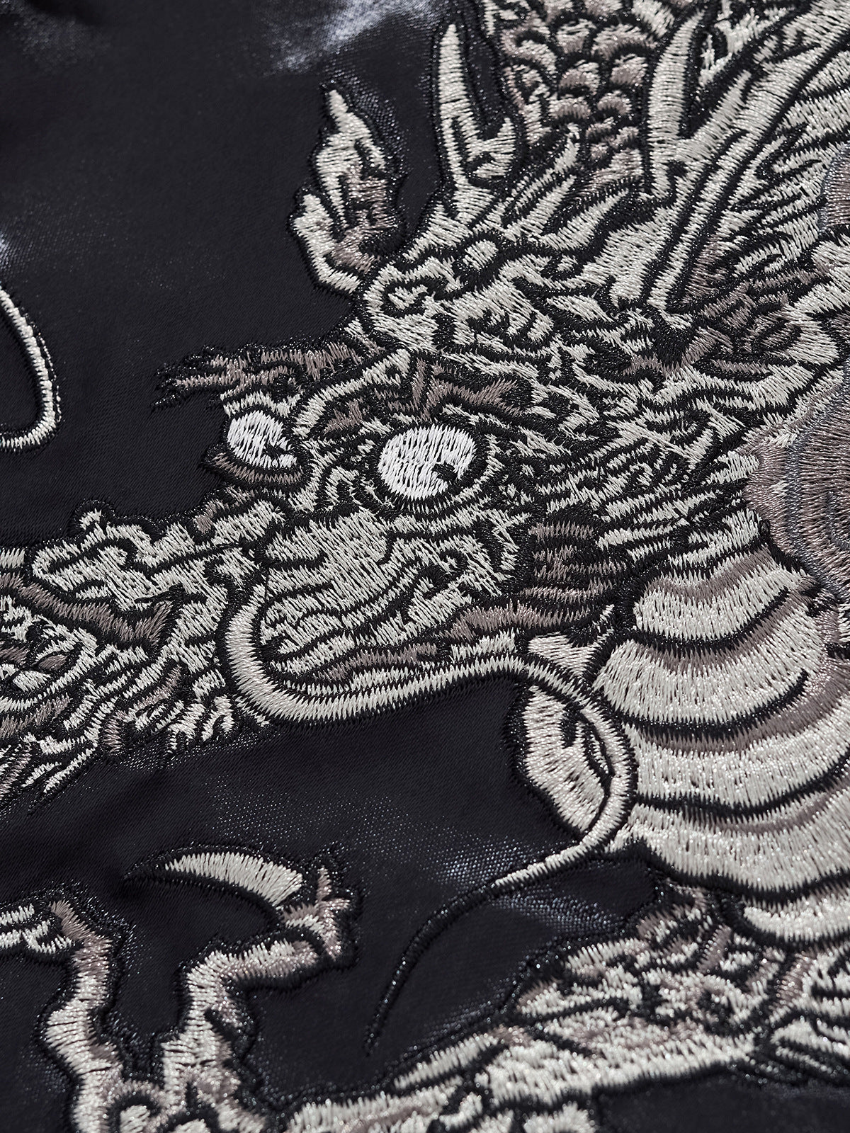 Heavy Duty Fashionably Casual Embroidered Flying Dragon Baseball Jacket